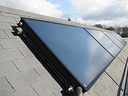 solární kolektory na sedlové střeše